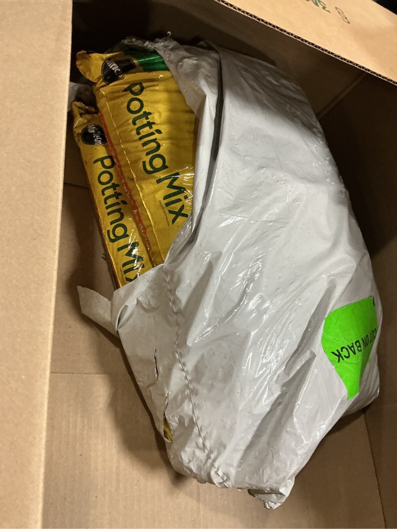 Condition photo showing Good Condition for miracle-gro potting mix - for container plants, flowers, vegetables, shrubs, annuals, perennials, potting soil mix, feeds up to 6 months, 16 qt. (2-pack) 0.53 cu. ft. 16 qt