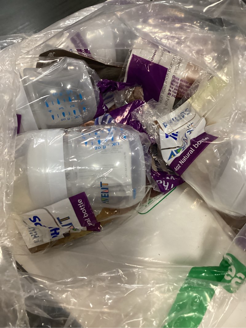 Condition photo showing New/Like New for philips avent natural baby bottles with natural response nipples (slow flow, flow 2), 4oz, 4-pack, scy900/04 clear 4 count (pack of 4) natural 4oz