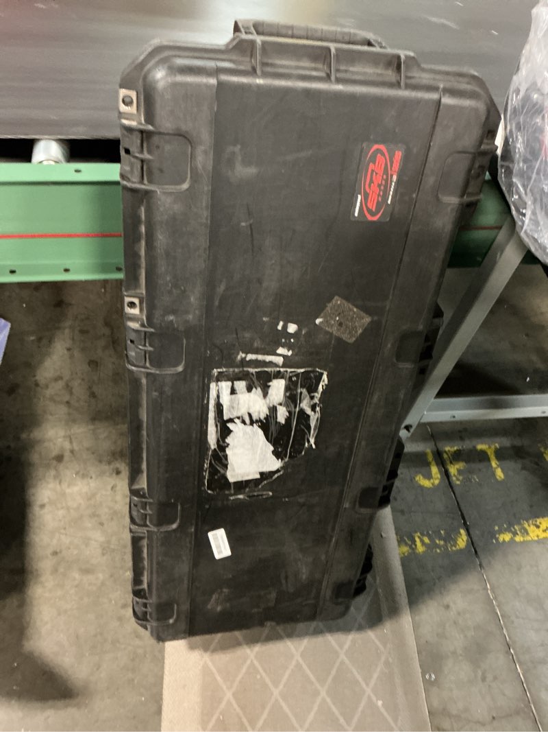 Condition photo showing Good Condition for skb cases iseries 3614 custom foam waterproof air travel locking security case,multi,39 3/4 x 17 3/4 x 7 1/2-inch,3i-3614-6b-l 39 3/4 x 17 3/4 x 7 1/2-inch multi