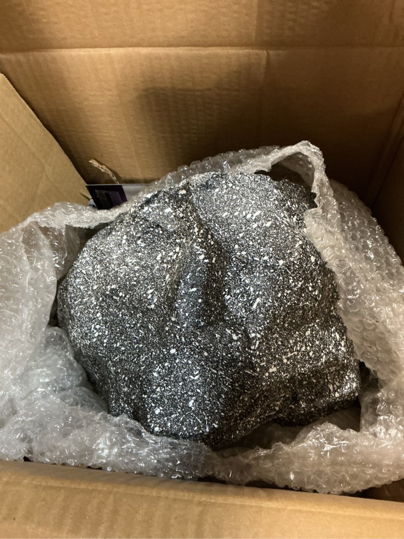 Condition photo showing New/Like New for theater solutions 2r8g outdoor granite 8" rock 2 speaker set for deck pool spa yard garden 8 in