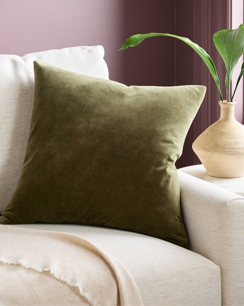 quince classic cotton velvet pillow cover 20”x20” moss