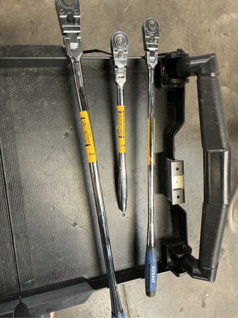 Condition photo showing As Is for kobalt handle teardrop ratchet set 3 pcs 