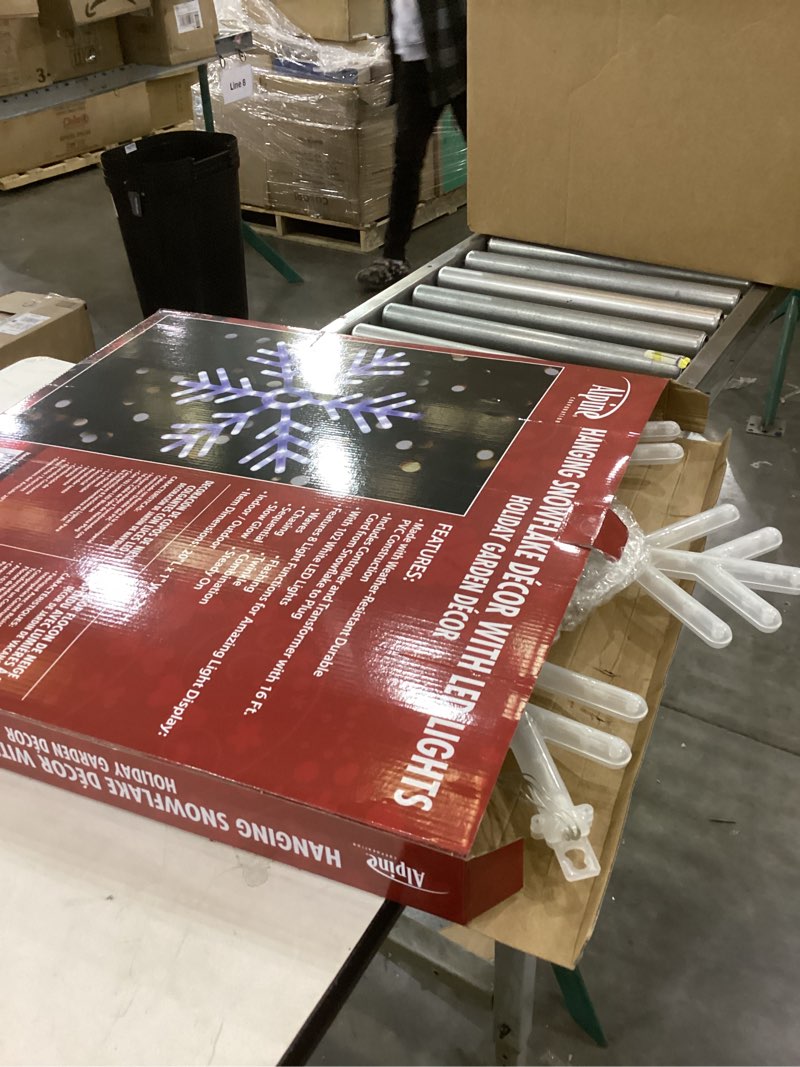 Condition photo showing Good Condition for Alpine Corporation 20  x 24  Hanging Light-Up Snowflake Holiday Decoration  White