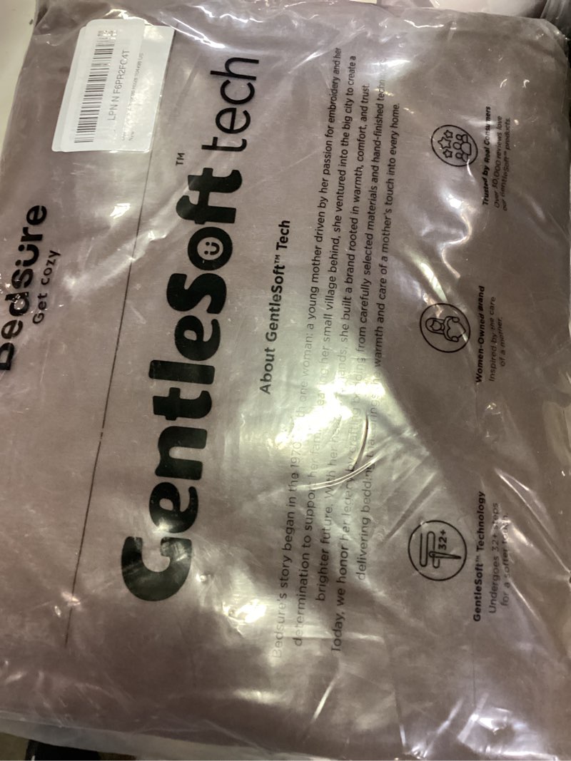 Condition photo showing New/Like New for bedsure california king duvet cover, double brushed bedding set, dark brown | for kids & adults, 104"x98" comforter cover, hotel luxury, all season, breathable, easy care, lightweight, zipper closure 09 - dark brown california king (104"x98")