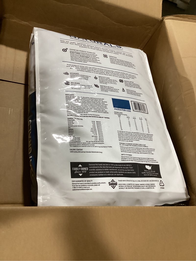 Condition photo showing New/Like New for Diamond Skin & Coat Real Meat Recipe Dry Dog Food with Wild Caught Salmon 30 Pound (Pack of 1) Salmon - Skin & Coat 30 Pound (Pack of 1)