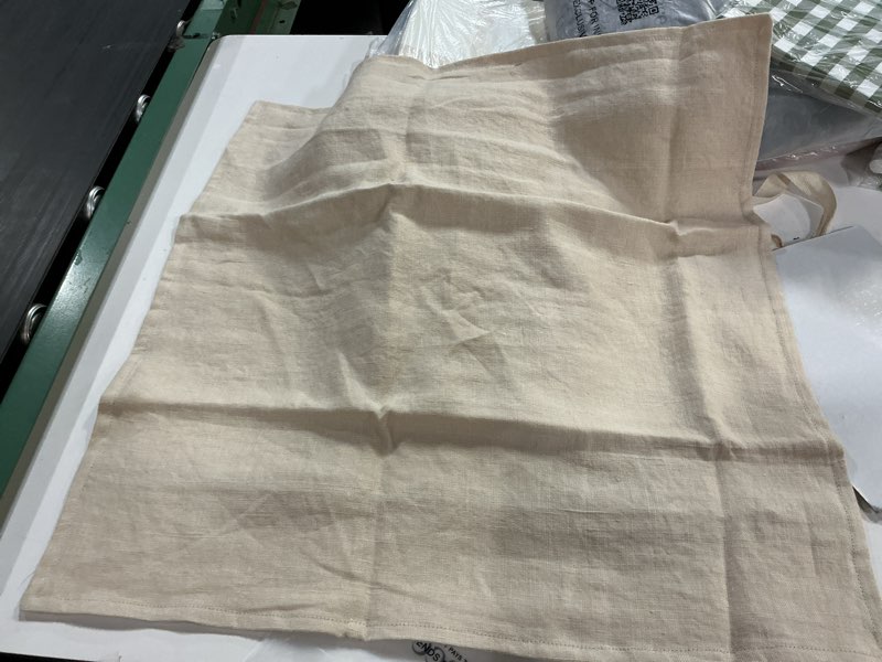 Condition photo showing New/Like New for quince european linen flange edge pillow cover 22”x22” natural