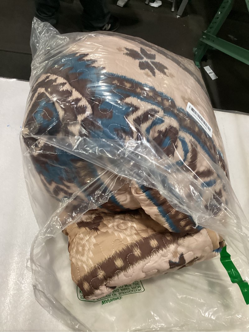 Condition photo showing As Is for Dintszyayue Boho Quilt Set King Size,3 Pieces Aztec Texture Bedspread Brown Southwestern Coverlet Set Soft Lightweight Bed Cover for All Season Microfiber Bedding with 2 Pillowcases(Brown,104"x90") Brown King 90“×104”