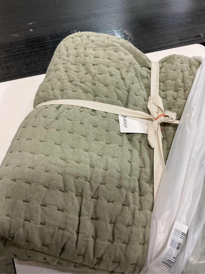 Condition photo showing Good Condition for european linen cotton stitch quilt color: willowleaf size: king/cal king