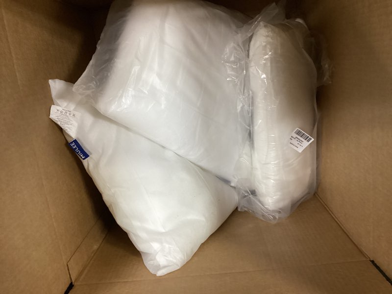 Condition photo showing Good Condition for MIULEE Set of 4 Throw Pillow Inserts 18x18 Inches, 100% Virgin Filling Nowoven Pillow Inserts for Couch Sofa Living Room 4 18x18