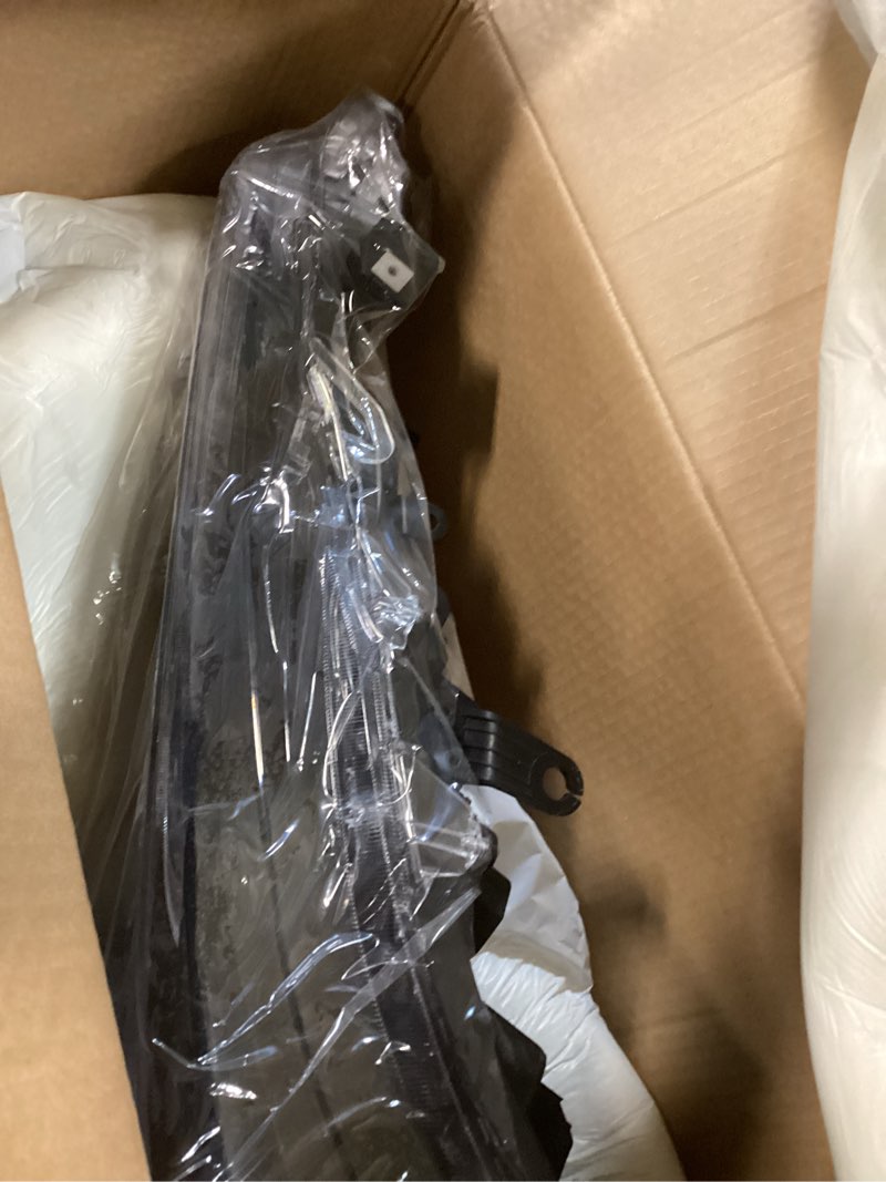 Condition photo showing Good Condition for jfn headlight compatible with 2023-2024 corolla le 81150-02q70 (driver side (left))