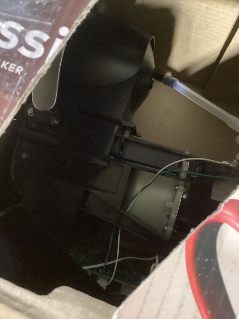 Condition photo showing Good Condition for Keurig K-Classic Single Serve K-Cup Pod Coffee Maker, with 3 Brew Sizes, 48oz Removable Reservoir, Black