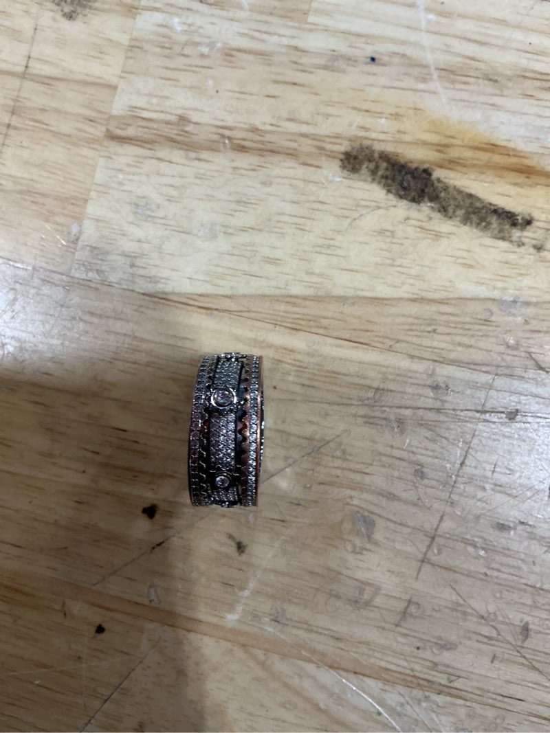 Condition photo showing Good Condition for 14k gold men's spinner ring – rotating gear fidget ring for anxiety relief rose, size unknown