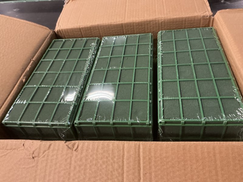 Condition photo showing Good Condition for 12 Packs Floral Foam Cage Rectangle Flower Cage Holders with Floral Foam Flower Arrangement Supplies for Fresh Flowers, Home Wedding Decorations, 11.8 x 4.3 x 3.1 Inches