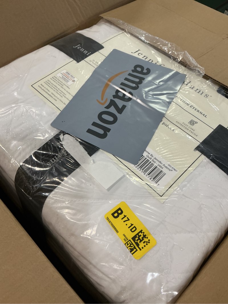 Condition photo showing Good Condition for Jennifer Adams Eternal 3 Piece Solana Microfiber Blanket Set (White|Queen) White Queen