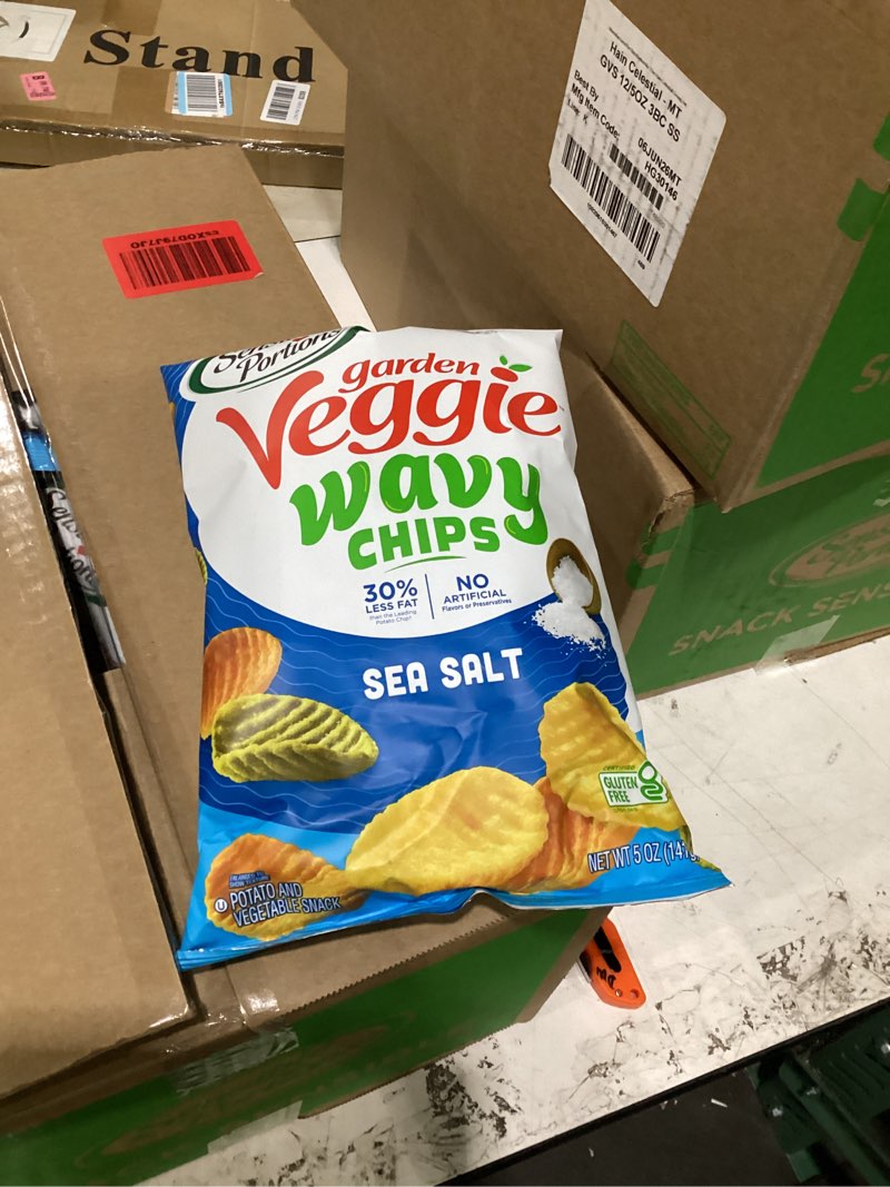 Condition photo showing New/Like New for sensible portions sea salt garden veggie wavy chips, 5 ounce (b07v4chb7g)