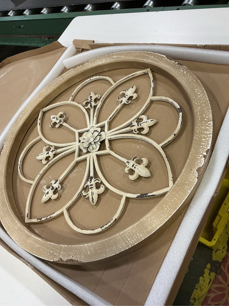 Condition photo showing Good Condition for funly mee vintage 23.6 inches round metal flower wall decor with wood frame metal fleur de lis wall scupures