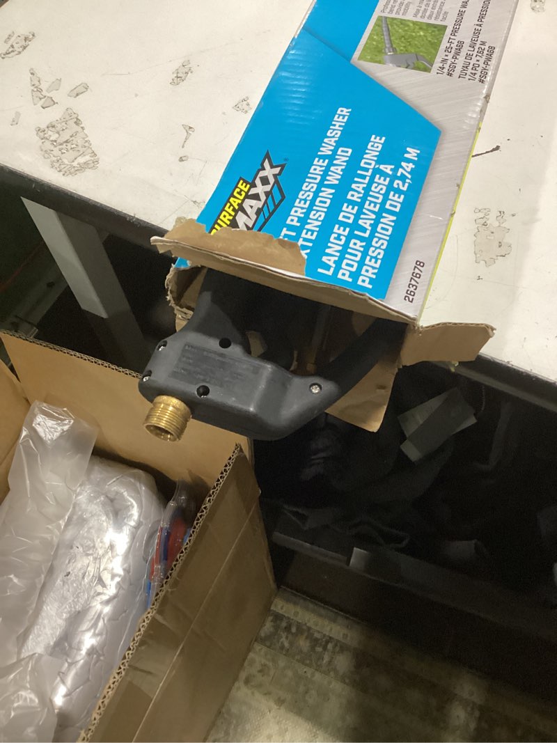 Condition photo showing New/Like New for surfacemaxx 9 ft. l extended reach wands 4000 psi