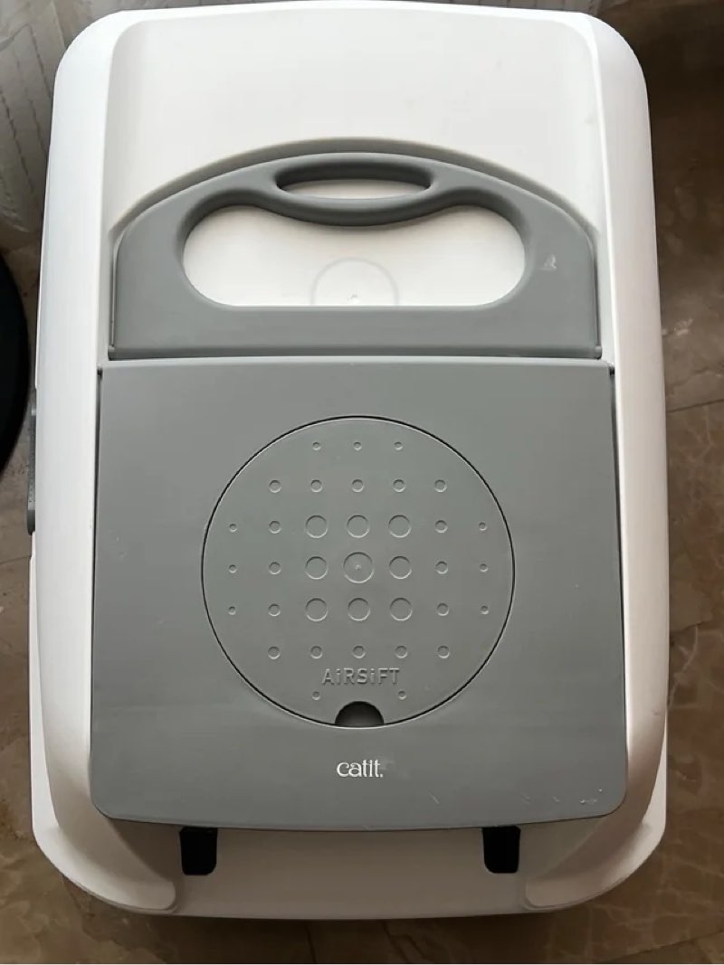 Catit Airsift Litter Pan Large – Covered Cat Litter Box with Dual-Action Odor Control Leak Preventing Design – Includes Filter Pad, Easy to Clean, Reduces Litter Tracking - 22.4” L x 18.3” H x 15.3” W White/Gray Large (54.5 x 41.5 x 46 cm)