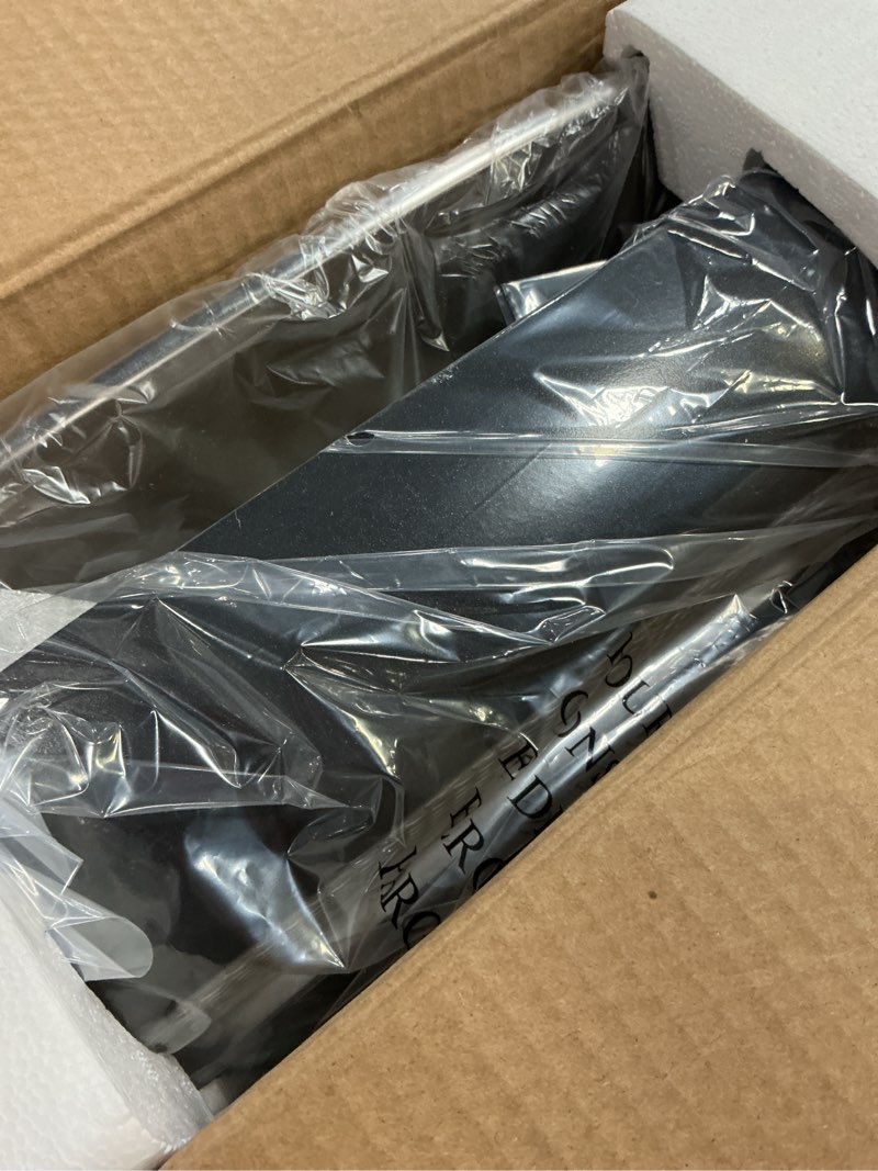 Condition photo showing New/Like New for presto 06852 16-inch electric skillet with glass cover