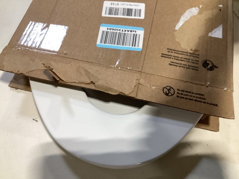 Condition photo showing Good Condition for bemis 1500ec 390 lift-off wood elongated toilet seat, cotton white (pack of 1)