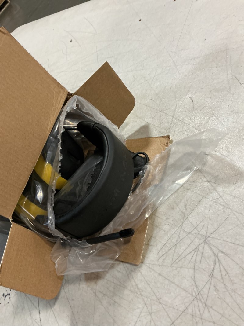 Condition photo showing Good Condition for bjking am/fm radio headphones with digital display, 30db am fm hearing protection safety ear muff, ear protection headphone for mowing, landscaping, shooting and construction black-yellow