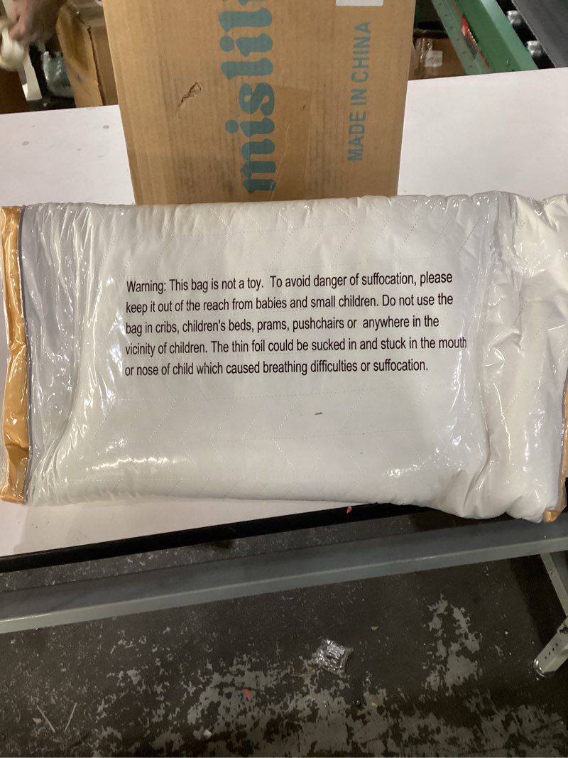 Condition photo showing New/Like New for Pillows Standard Size Set of 2, Hotel Quality Gusseted Bed Pillows for Side, Back, Stomach Sleepers, Soft Supportive Gusseted Standard Pillows for Sleeping, Down Alternative Filling White Standard(Pack of 2)