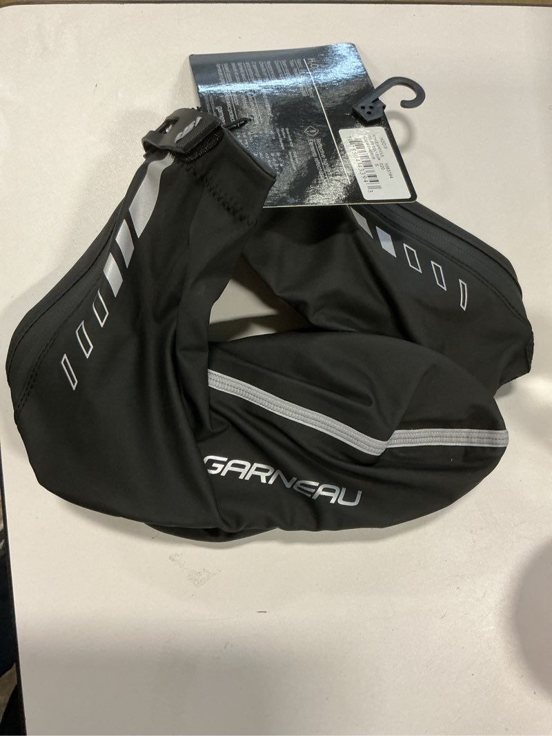 Condition photo showing New/Like New for Louis Garneau H2O 2 Shoe Cover Black SM