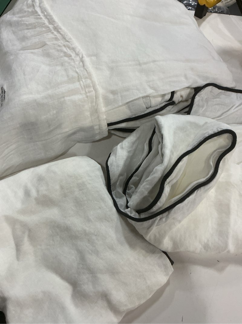 Condition photo showing Good Condition for quince, organic linen piped duvet cover /set of 3 pcs/king cal king/whithe -black