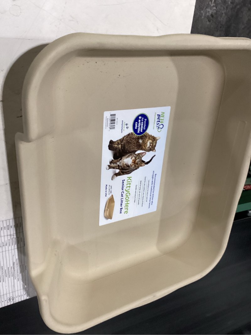 Condition photo showing New/Like New for kittygohere senior cat litter box 1 pack, large beach sand low entrance kitty litter box, sized for cats comfort, perfect for senior and arthritic cats, made in usa