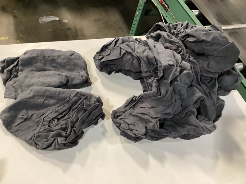 Condition photo showing Good Condition for european linen fitted sheet set, king, charcoal