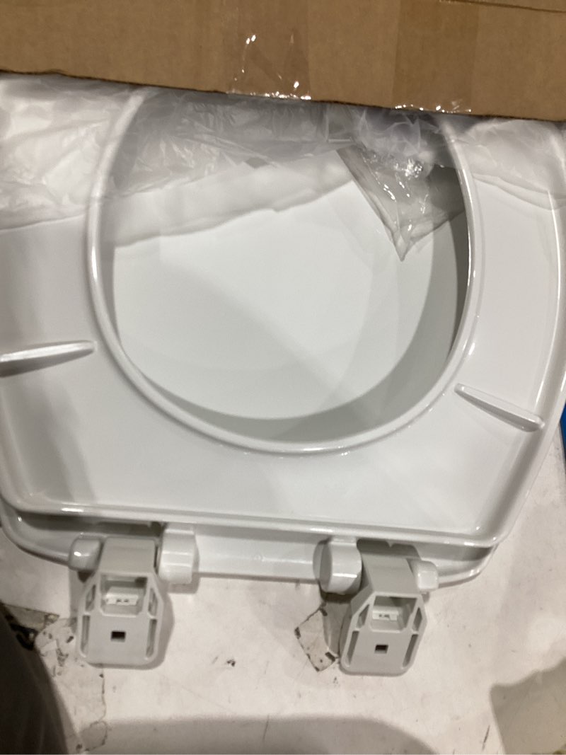 Condition photo showing Good Condition for mayfair caswell modern slow close toilet seat, durable plastic seat, made in usa, round, white round 1