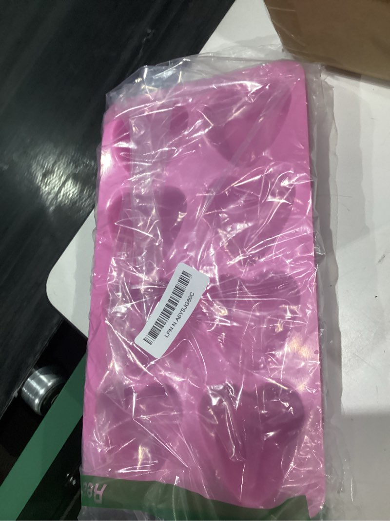 Condition photo showing Good Condition for 3 Pack Heart Shape Molds, 8 Cavities Non-Stick Silicone Chocolate Molds for Candy, Mini Cake, Jello, Gummy, Ice Cube, Soap