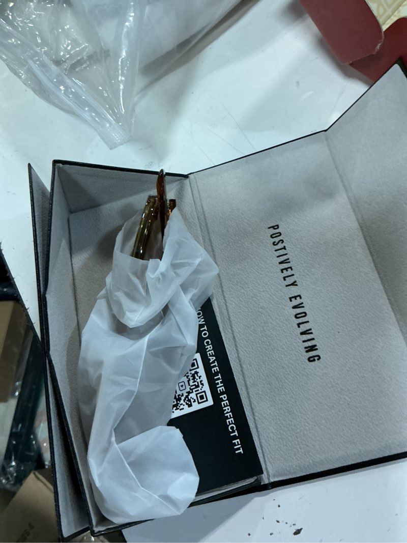 Condition photo showing Good Condition for kiaura lautner premium uv400 polarized sunglasses, xl & original sizes, shape memory acetate frames, scratch-resistant lenses whiskey x-large