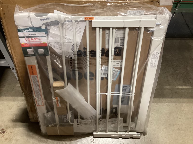 Condition photo showing Good Condition for babelio metal baby gate, 29-43" auto close easy install pet gate pressguard p7, extra wide walk thru child safety gate, 30" tall pressure mounted dog gate for doorways & stairs, white white 30"tall 29"-43" wide