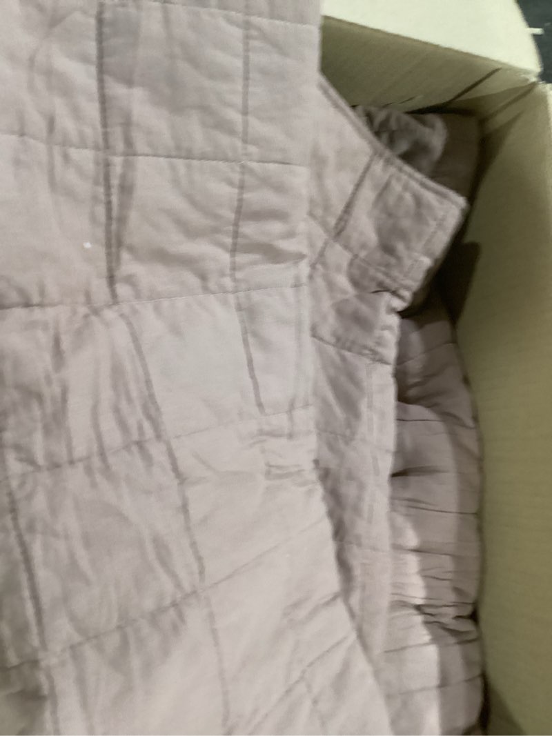 Condition photo showing As Is for (Size unknown) HORIMOTE HOME Quilt SetCameo Rose, Classic Geometric Spots Stitched Pattern, Stone-Washed Microfiber Chic Rustic Look, Ultra Soft Lightweight Quilted Bedspread for All Season, 3 Pieces Cameo Rose Full/Queen