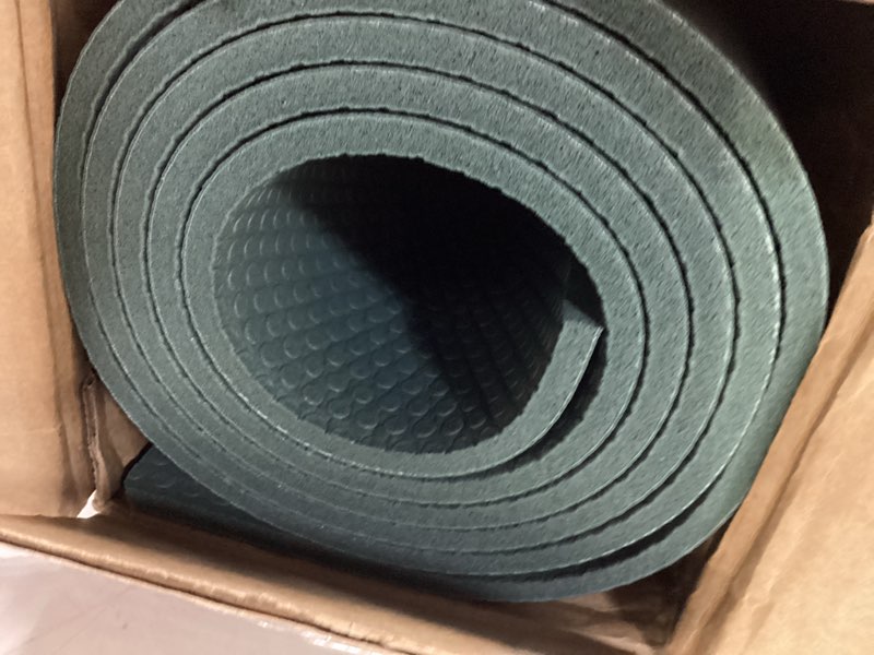 Condition photo showing New/Like New for manduka pro yoga mat - 6mm | lifetime durability | hygienic construction | premium studio quality | teacher approved black sage 85" x 26"