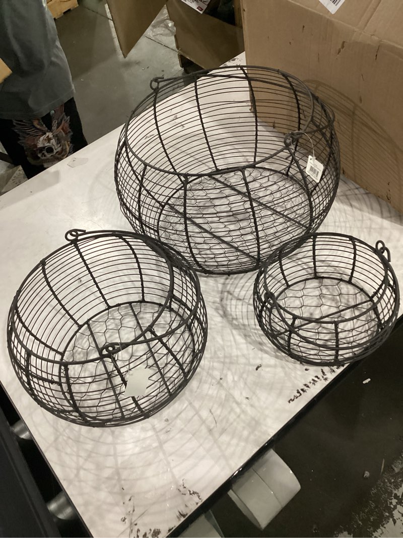 https://lotting-media.assets.bidfta.com/lotting_5d72568e-815c-42e2-8ec7-d67b17d394c9