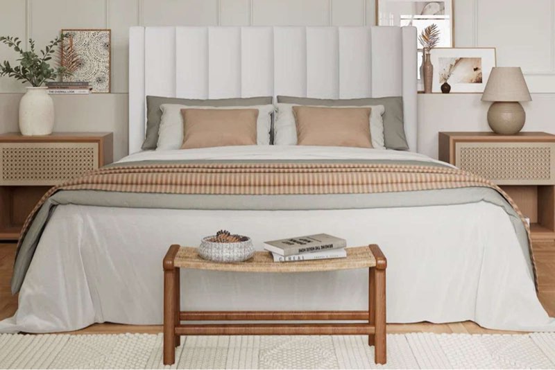 Kelly Clarkson’s Velvet Bed Looks 'Lavish,' Fits Small Spaces, and Is Now king ( incomplete ) 