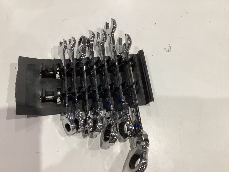 Condition photo showing As Is for similar. 5pcs flexible ratchet wrench set, metric 6-10mm spanner gear ring ratcheting combination wrenches kit, box end and open end wrench 180° head 72-tooth(color:silver)