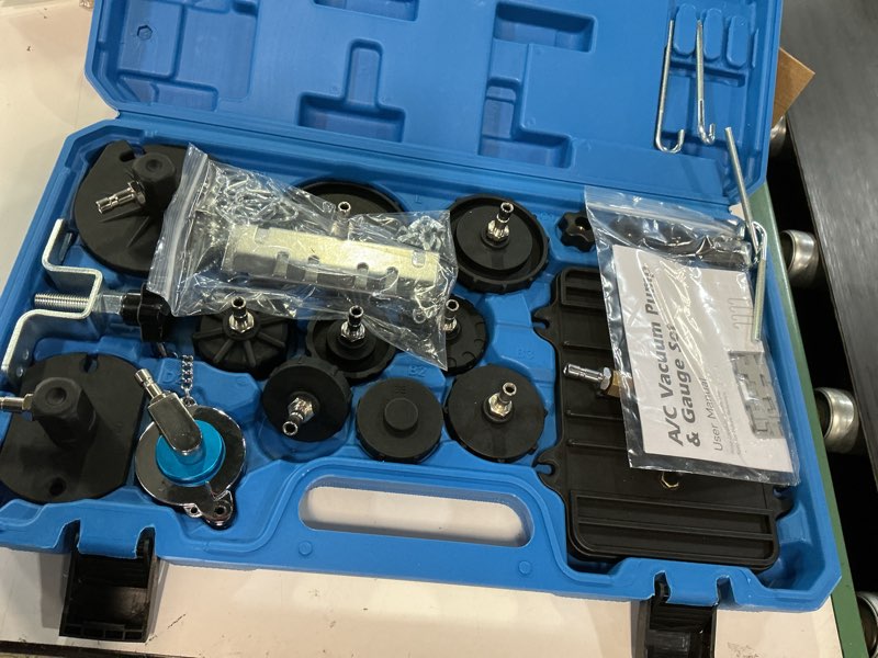 Condition photo showing Good Condition for orion motor tech brake master cylinder bleeder kit, brake bleeder kit with 12 master cylinder adapters, brake bleeding tool compatible with lexus bmw toyota audi more, brake fluid bleeding kit
