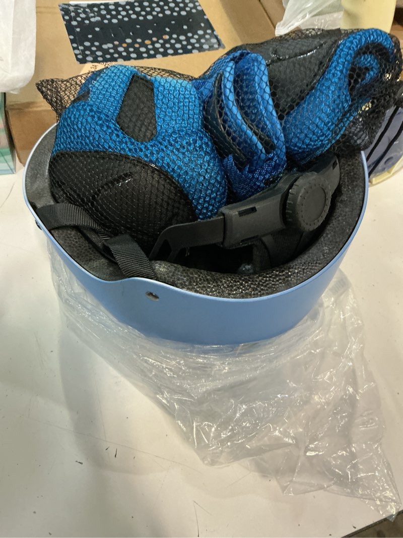 Condition photo showing Good Condition for wayeee kids bike helmet set skateboard knee pads, helmet pad set protective gear set adjustable for girls kids 3-14 helmet elbow pads wrist guards for sport cycling bike roller skating scooter blue m(7-14years)