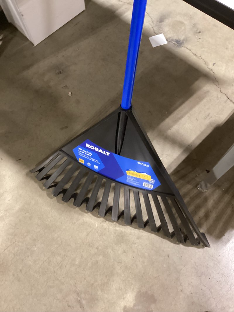 Condition photo showing Good Condition for suncast 26-in poly lawn and leaf rake with steel core handle