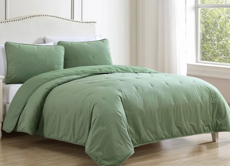 Twin green comforter set