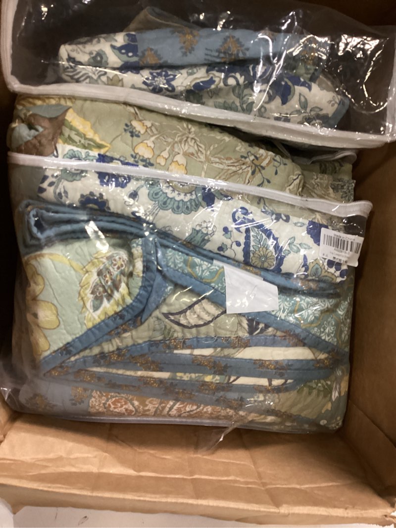 Condition photo showing As Is for Secgo California King Quilt Size - 100% Cotton Oversized California Comforter Set Green Bedding Sets (120 * 110 Inch) with 2 Pillow Shams, Patchwork Reversible Lightweight Bedspread California King(120"x110") Sage