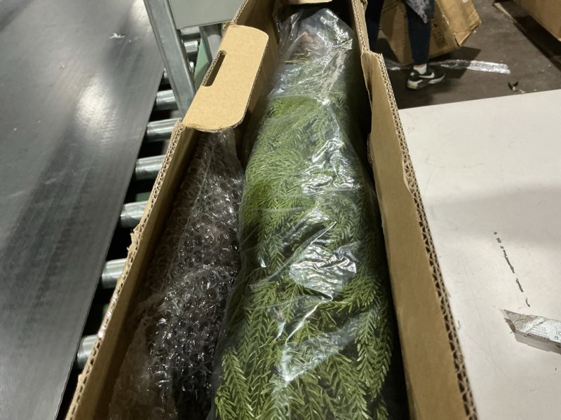 Condition photo showing Good Condition for BAOLITVINE Lighted Christmas Tree 6FT 416 LED Fairy Lights, Norfolk Pine Tree with Lights for Home Room Xmas Holiday Decoration Indoor Outdoor