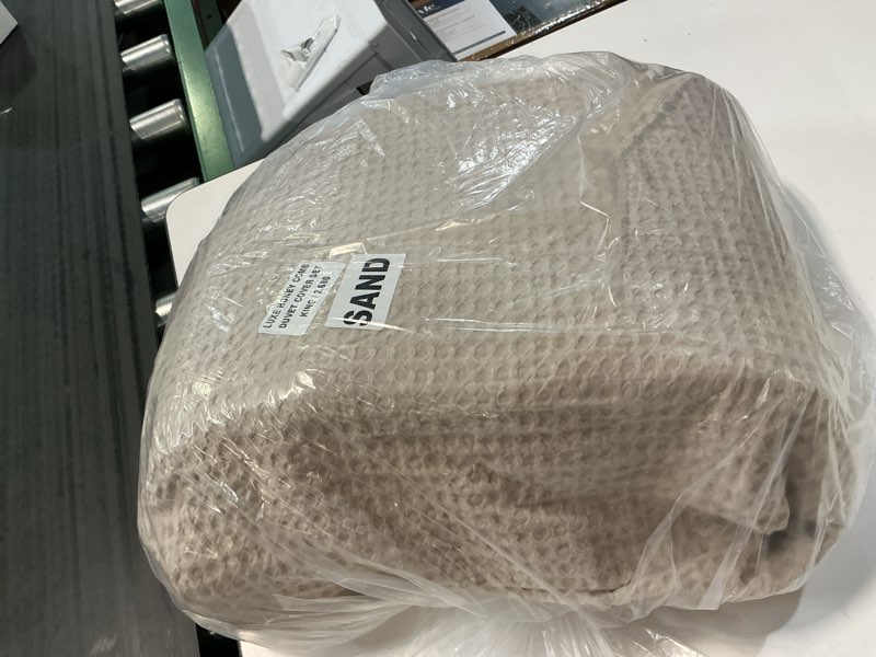 Condition photo showing Good Condition for organic luxe honeycomb duvet cover set, king/cal king, sand