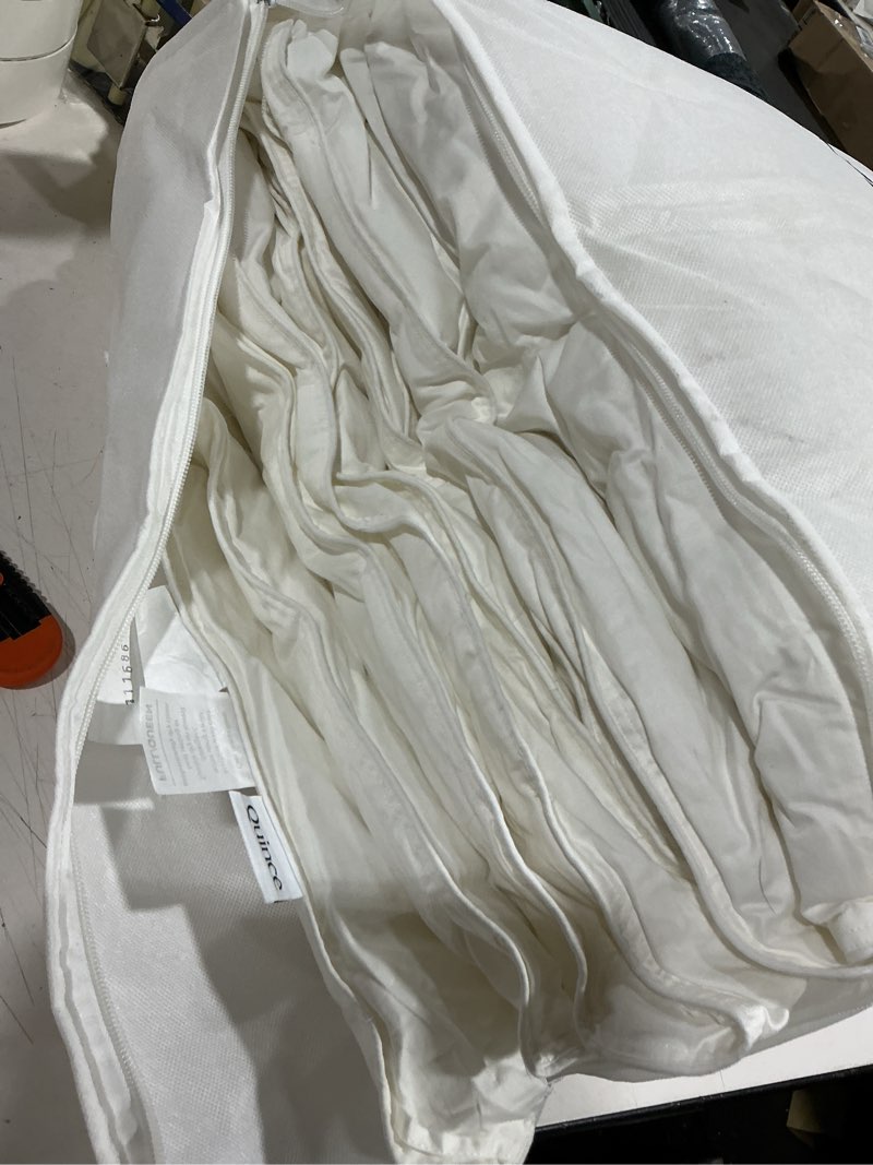 Condition photo showing Good Condition for european linen dream quilt full/queen 