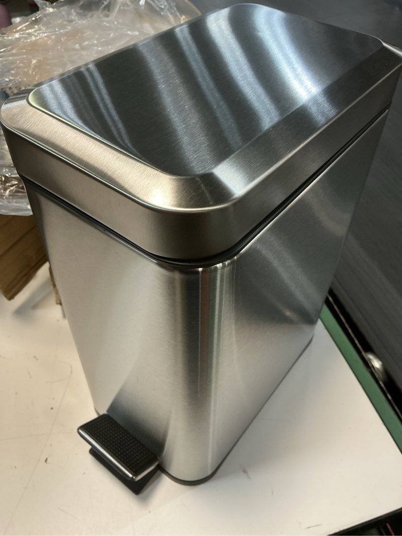 Condition photo showing Good Condition for mdesign pedal bin — waste bin with pedal, lid and plastic bucket insert for bathroom, kitchen, and office — metal household rubbish bin with ergonomic design — brushed silver brushed 2.6 gallon