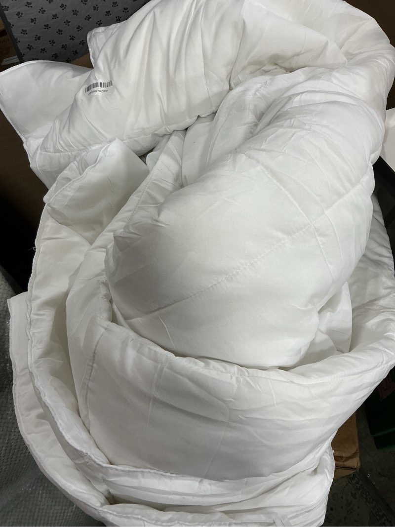 Condition photo showing Good Condition for easeland down alternative comforter king size - quilted duvet insert for all seasons, soft cozy with corner tabs, summer winter warm bedding, pure white 90x102 king pure white