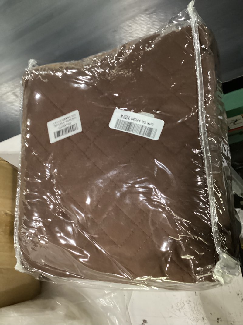 Condition photo showing New/Like New for ameritex couch sofa slipcover 100% waterproof nonslip quilted furniture protector slipcover for dogs, children, pets sofa slipcover machine washable (chocolate, 78") chocolate 78"